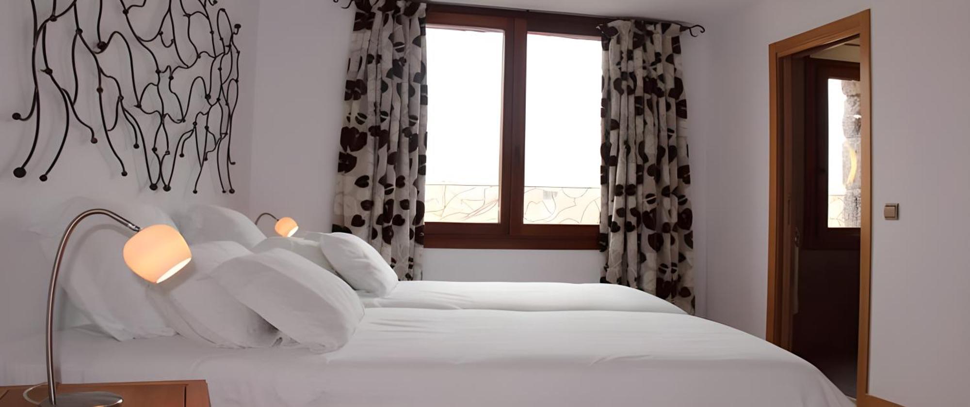 Hotel Rural Quercus Tierra Garganta De Los Montes ภายนอก รูปภาพ